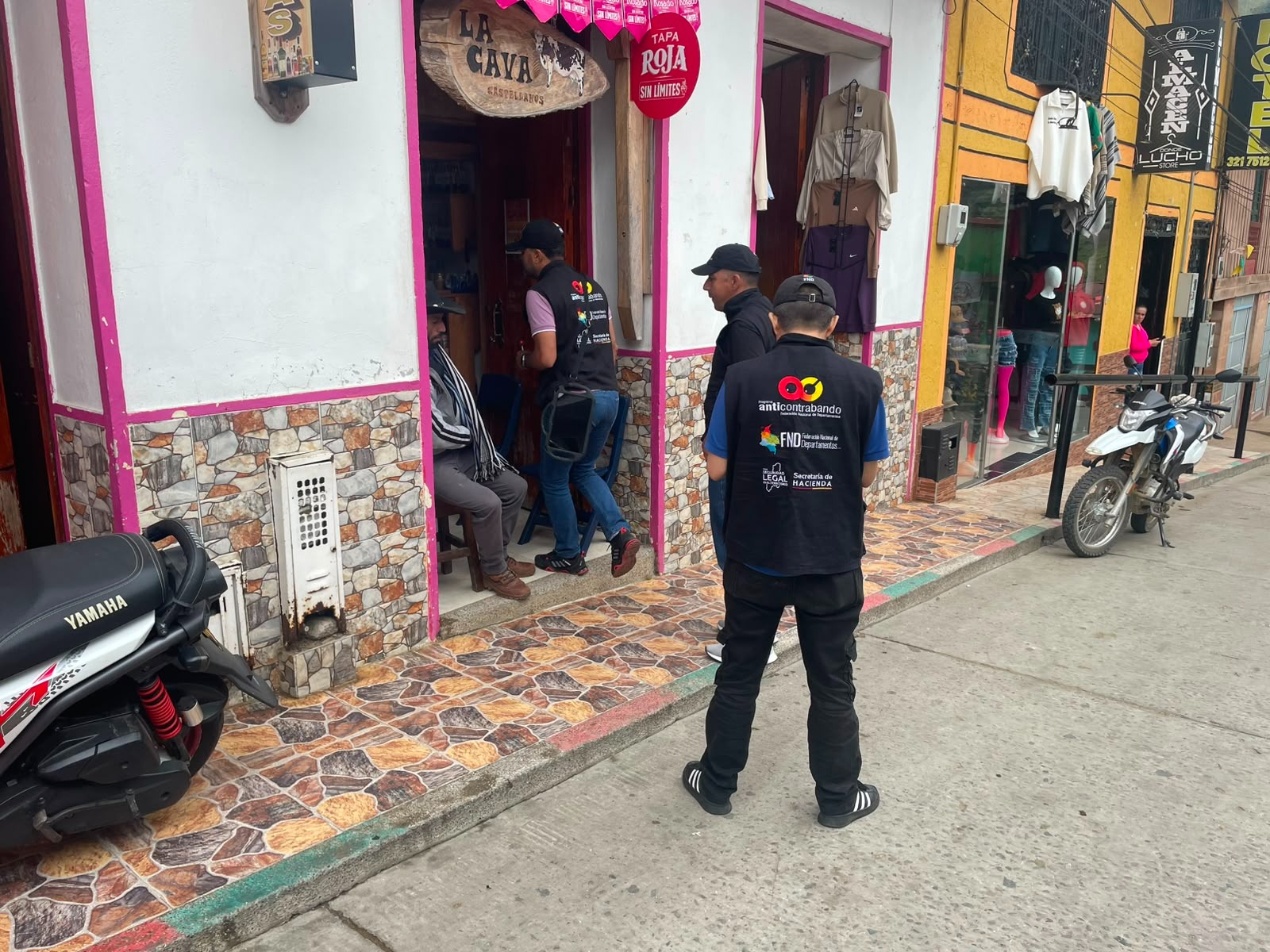 GOAT golpea el comercio ilegal en el Tolima: dos establecimientos fueron cerrados por vender licor irregular
